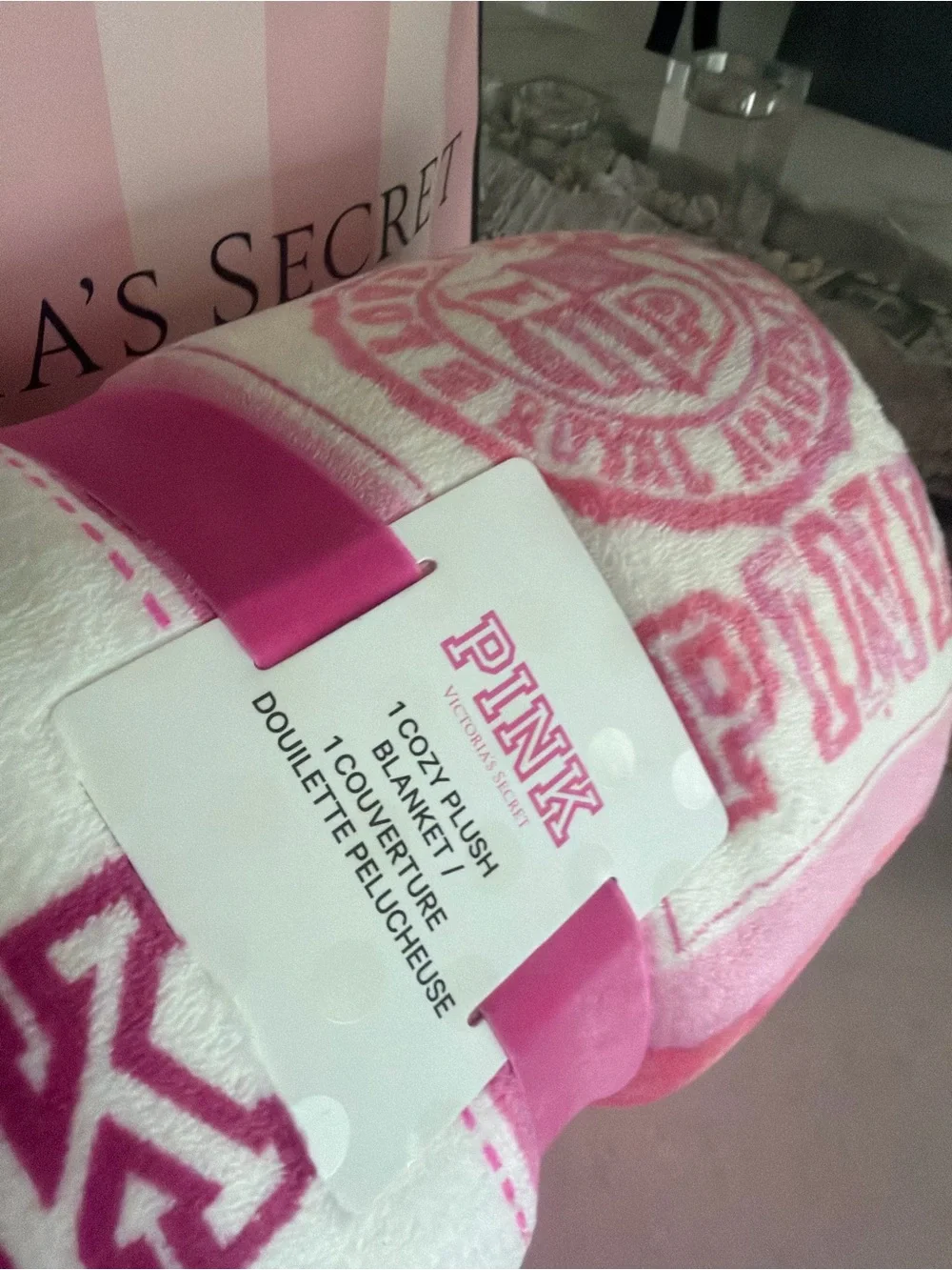 Victoria's Secret PINK CAMPUS Plush Pink & White Logo Throw Blanket NEW NWT